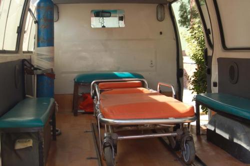 Innenausstattung eines Krankenwagens in Afghanistan.