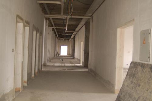 Wir haben beim Bau eines Krankenhauses in Afghanistan unterstützt.